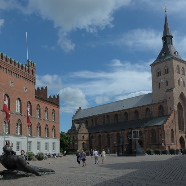 Rathaus und Sankt Knuds Kirke